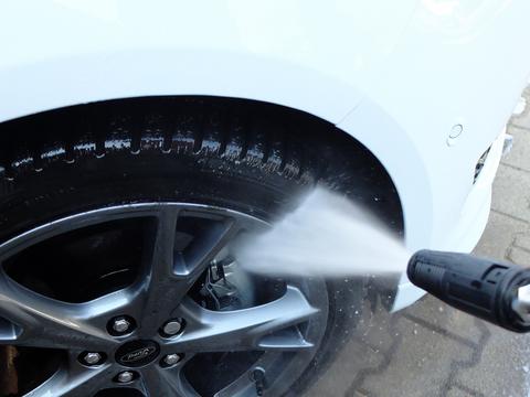 Myjka ciśnieniowa do auta – jaką wybrać?