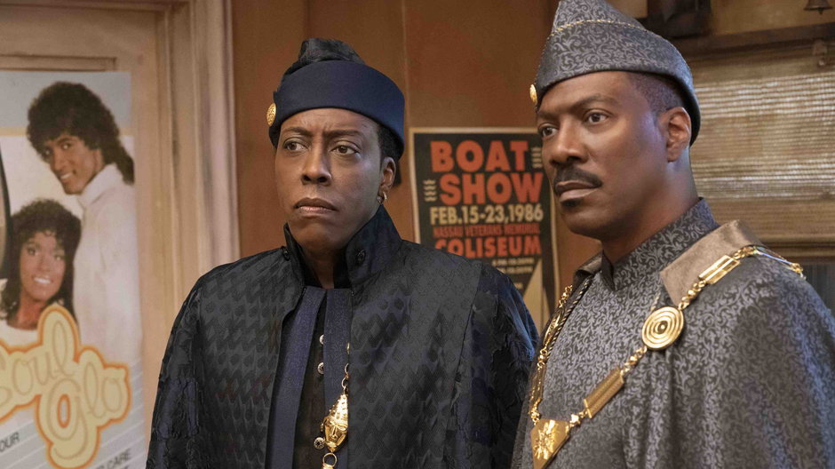 Arsenio Hall i Eddie Murphy w filmie "Coming 2 America"