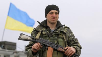 Ukraina Rosja Krym żołnierz lornetka