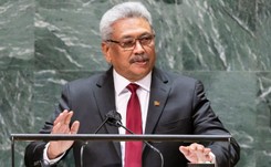 Prezydent Sri Lanki próbował uciec z kraju. Personel lotniska go zatrzymał