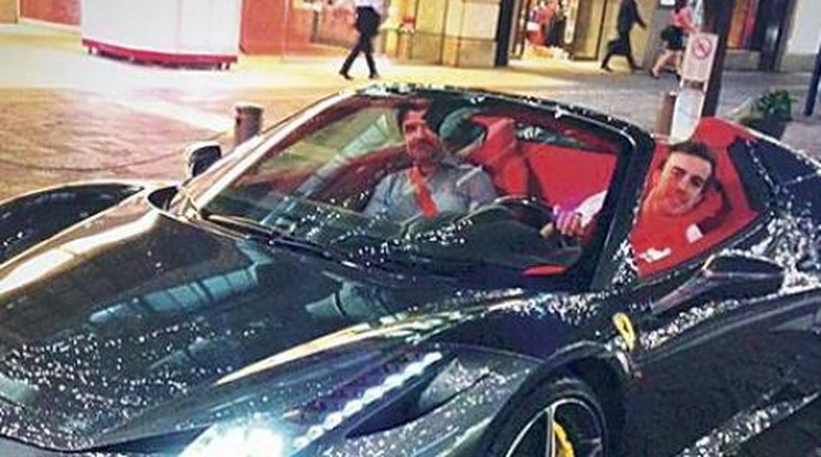 Alonso 67 milliós Ferrarival villogott