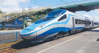 Wariant nowej linii kolejowej łączącej Podkarpacie z Portem Polska wybrany. Pociągi pojadą 250 km/h