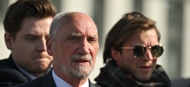 Macierewicz odpowiada MON: Kłamstwa i dezinformacje, które mają chronić Putina