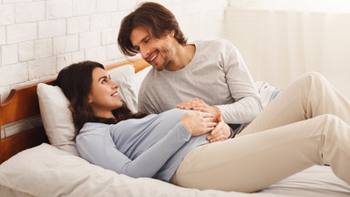 Seks w ciąży – pozycje na zajście w ciążę, przeciwwskazania