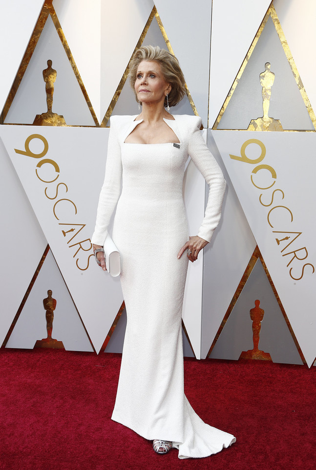 Jane Fonda pręży dekolt na czerwonym dywanie | Oscary 2018