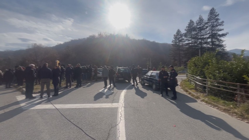 Meštani Vranške doline blokirali put kod Bijelog Polja