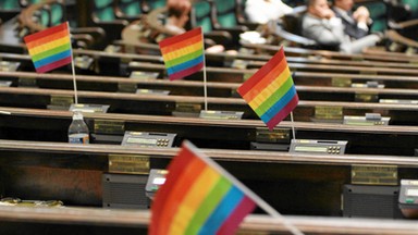 Geje i lesbijki urządzą demonstrację. Bolesław Piecha: będzie jak z komunizmem