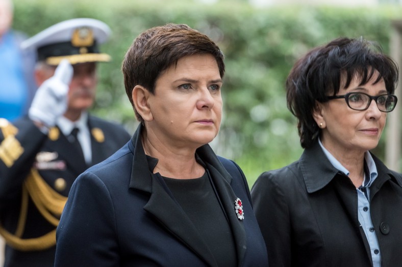 2017 r. Premier Beata Szydło oraz szefowa jej gabinetu Elżbieta Witek. Dziś obie konkurują o prezydenturę z ramienia PiS