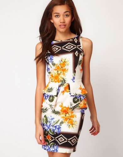 Modne sukienki na Andrzejki 2012