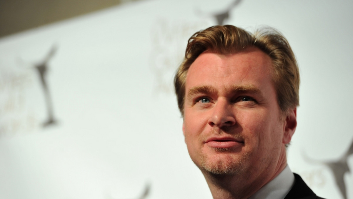 Christopher Nolan, reżyser filmu o Batmanie, podczas projekcji którego doszło do masakry w jednym z kin w miejscowości Aurora, na przedmieściach Denver, nazwał ją w piątek "bezsensowną tragedią" i wyraził w imieniu twórców filmu współczucie dla ofiar i ich rodzin.