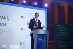 Premier: Nie można haratać w gałę, gdy gospodarkę niszczą mafie VAT-owskie