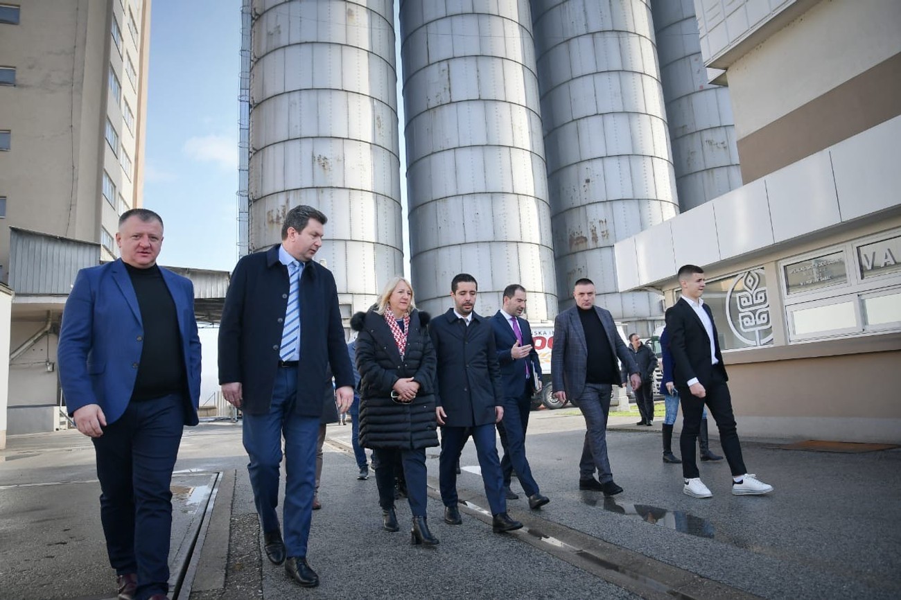 Silosi puni: Momirović: Tržište je potpuno stabilno