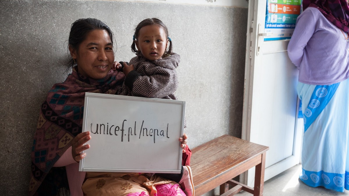 UNICEF Polska rozpoczął 25 kwietnia 2016 roku, kampanię pomocy dzieciom w Nepalu pod hasłem #PamiętamyPomagamy. W tym celu powołał Drużynę UNICEF na czele z Robertem Lewandowskim, Ambasadorem Dobrej Woli UNICEF. Do Drużyny dołączyli również: Krzysztof Wielicki, Leszek Cichy, Ryszard Pawłowski, Robert Korzeniowski oraz Mariusz Wlazły.