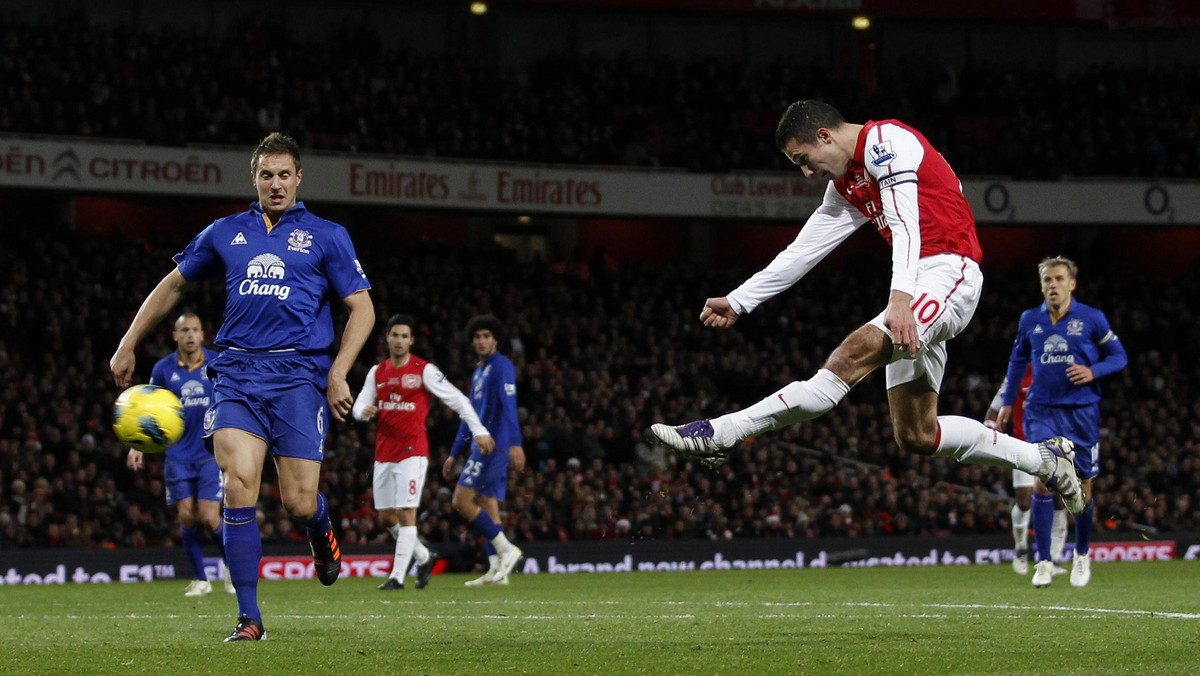 Arsenal Londyn pokonał Everton FC 1:0 (0:0) w meczu 15. kolejki angielskiej Premier League. Zwycięstwo pozwoliło Kanonierom, przynajmniej do czasu meczu Chelsea - Manchester City (poniedziałek, godz. 21) awansować na czwarte miejsce w ligowej tabeli.