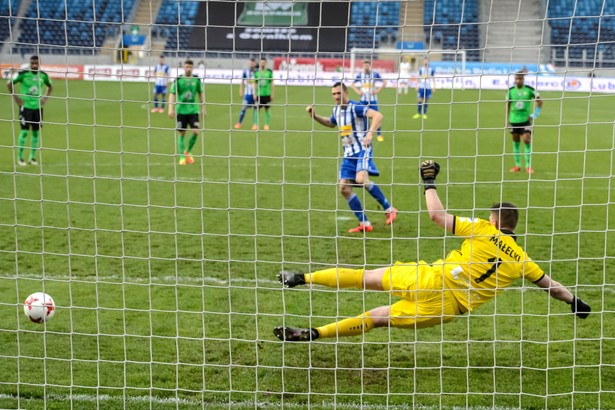 Lotto Ekstraklasa: Górnik przegrał z Wisłą. Smuda twierdzi, że to przez sędziego