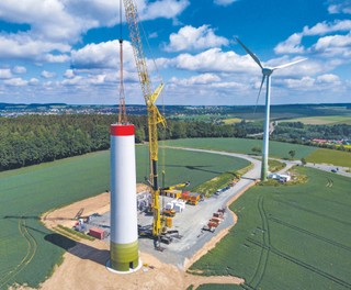 Ustawa wiatrakowa. Czego uczy falstart nowej władzy?