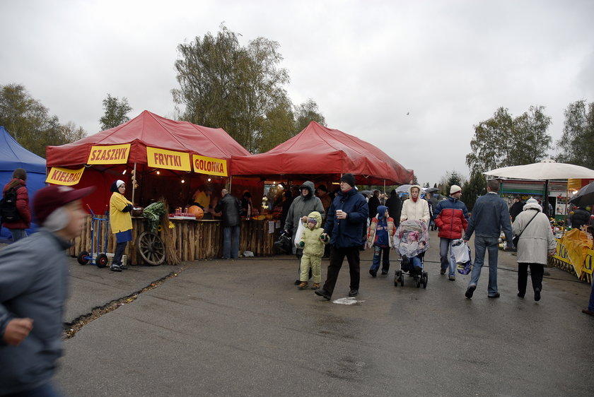 Powstanie parking przy cmenatrzu junikowskim