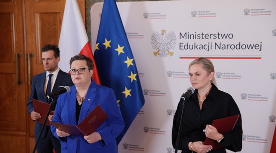Związkowcy chcą wycofania projektu ustawy. Alarmują o "groźnych" skutkach dla nauczycieli