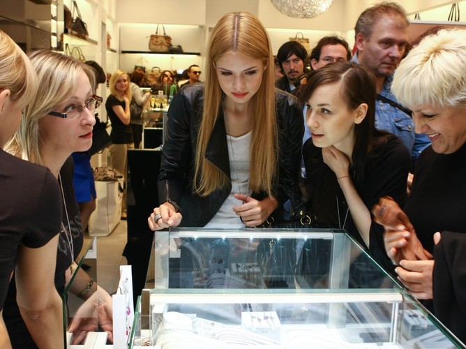 Olga Kaczyńska na prezentacji nowej biżuterii Guess.