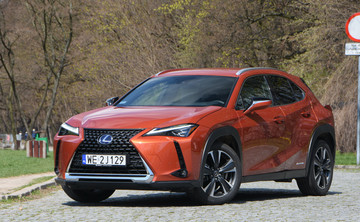 LEXUS UX F Impression CVT 2.0 171KM 126KW