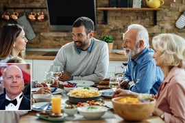 Obratite pažnju na ponašanje za stolom, OVA NEOBIČNA PROMENA mogla bi da bude RANI ZNAK NEIZLEČIVE BOLESTI od koje pati Brus Vilis