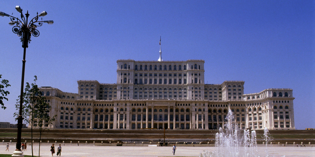 Rumuński parlament szuka oszczędności