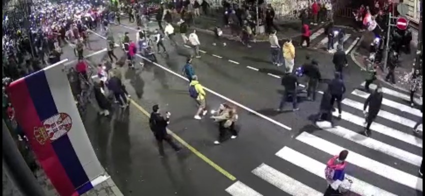 Trenutak kada nastaje panika na protestu