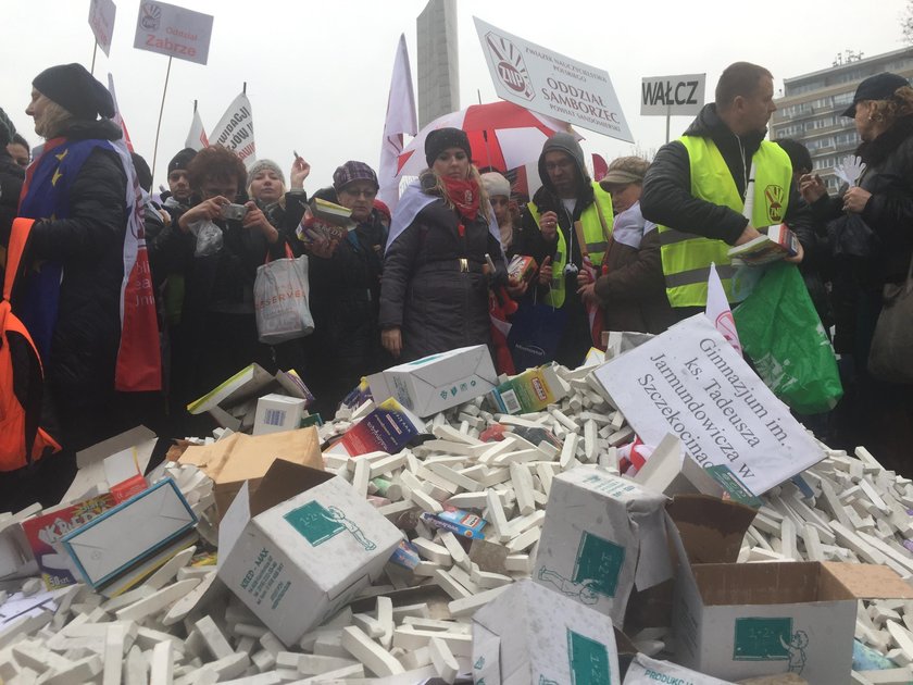 Protestowali przeciw reformie PiS