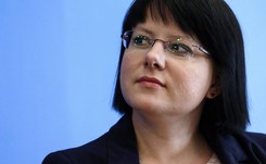 Pikieta narodowców przed szkołą w Płocku. Żądają zwolnienia nauczycielki, która protestowała przeciw homofobii w kościele