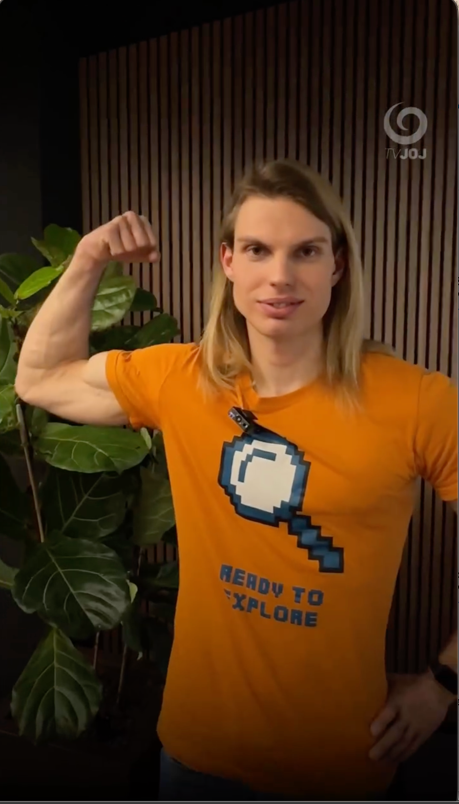 Tomáš zo šou Mama, ožeň ma predviedol vo videovizitke svaly. 