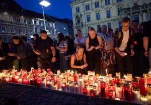 Sveće za žrtve masakra u Gracu