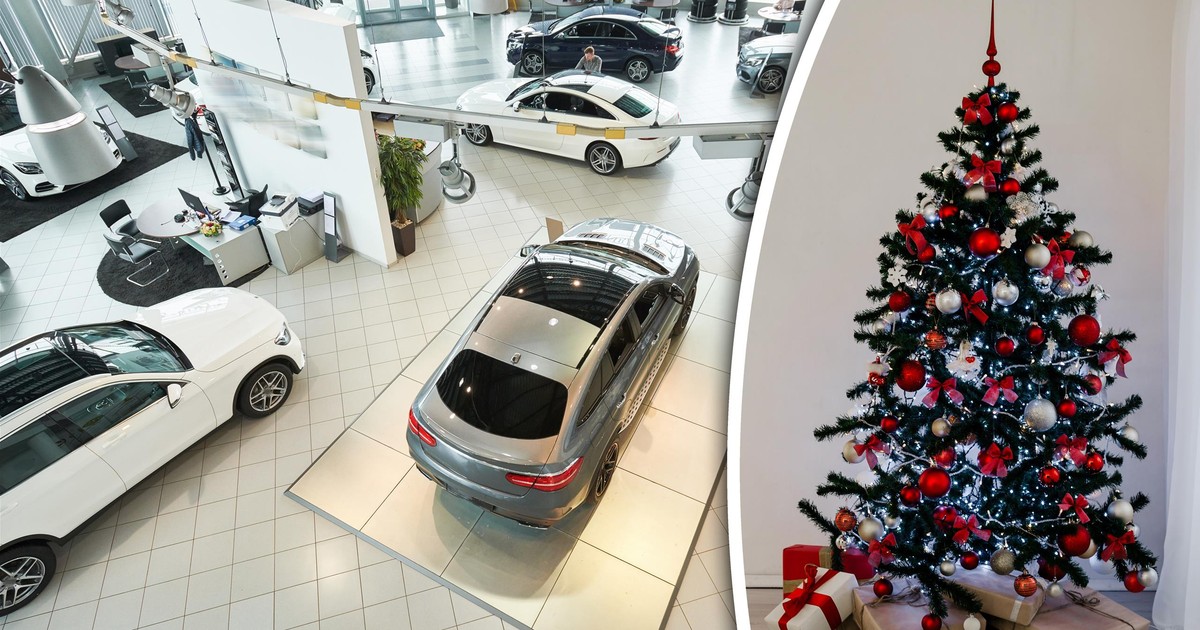Auta coraz częściej trafiają pod choinkę. Ekspertka ujawnia, na jakie się poluje
