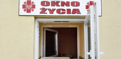 Wychłodzony noworodek w oknie życia. Jeszcze z pępowiną