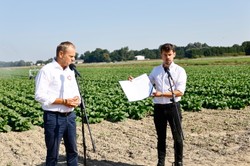 Tusk odwiedził rodzinne gospodarstwo Kołodziejczaka. Wspólnie szykują wizytę w Brukseli