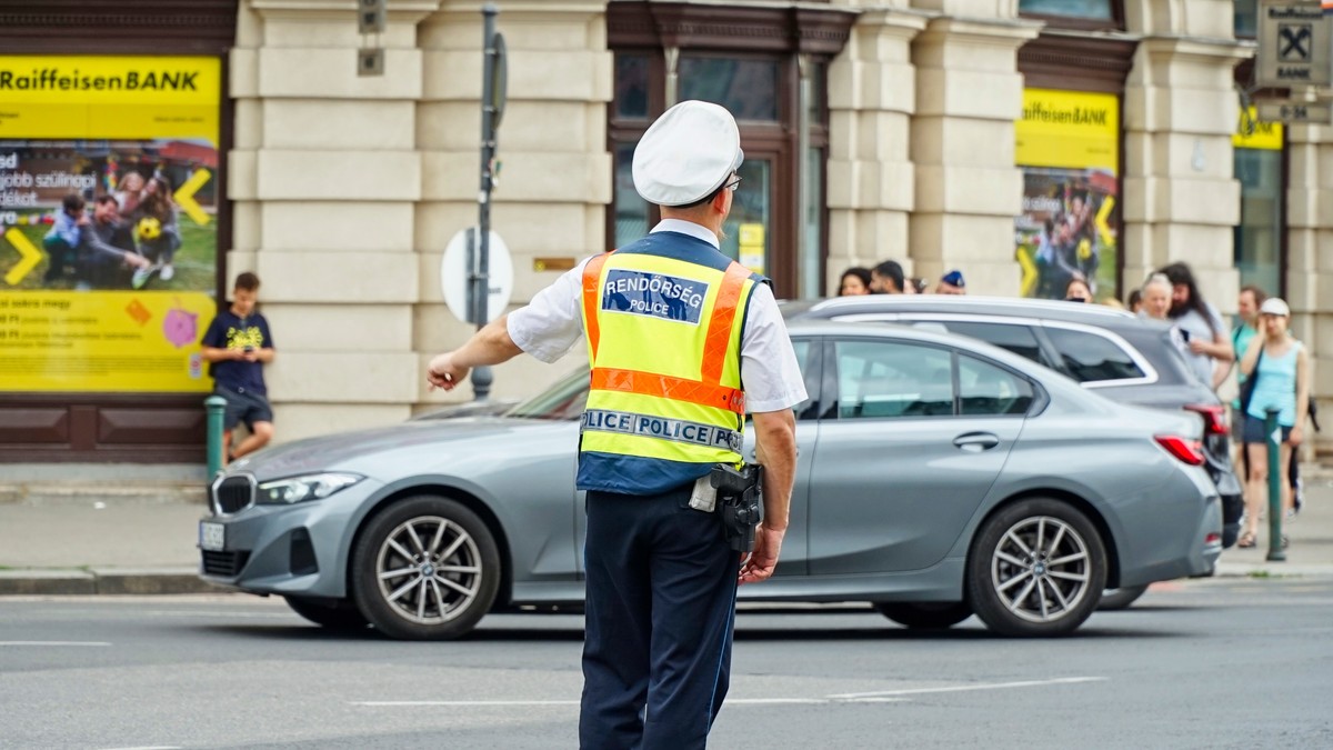Mađarska saobraćajna policija