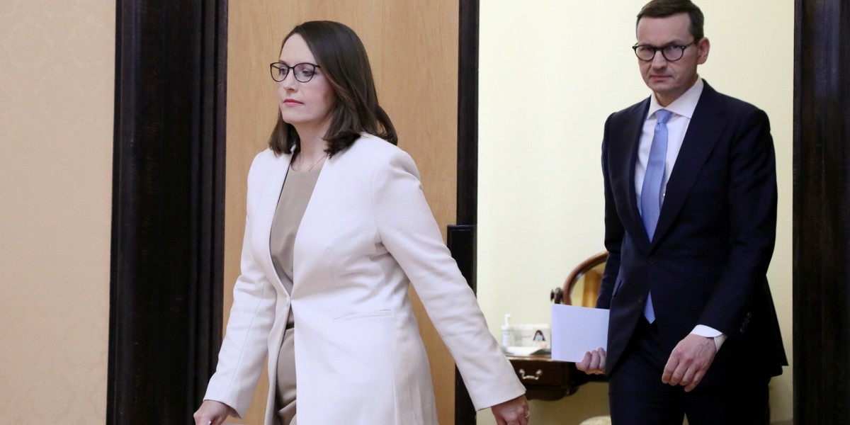 Minister Finansów Magdalena Rzeczkowska i premier Mateusz Morawiecki