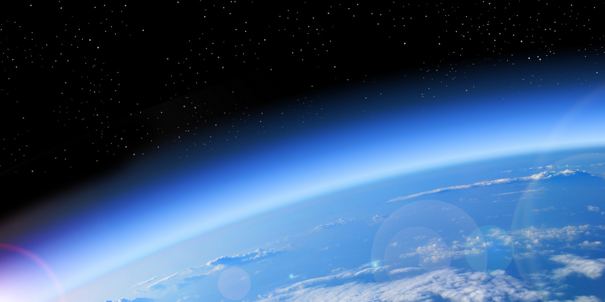 Warstwa ozonowa chroni organizmy żyjące na Ziemi przed nadmiernymi promieniowaniem UV