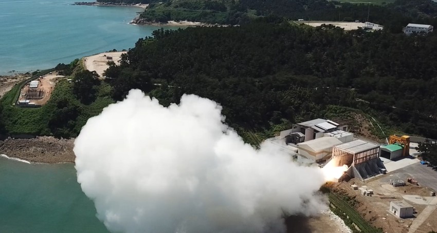 Južna Koreja prvi put lansirala svemirsku raketu na čvrsto gorivo