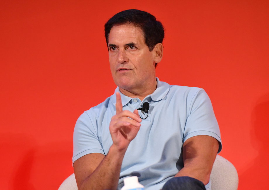 Mark Cuban speaks onstage during the THRIVE with Arianna Huffington panel at The Town Hall during 2016 Advertising Week New York on September 28, 2016 in New York City