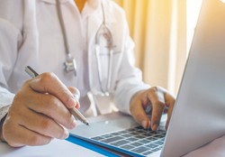 Porządki z e-receptami? Samorząd lekarski czeka na ruch Ministerstwa Zdrowia