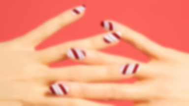 Świąteczny manicure krok po kroku