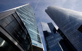 Veron: U źródeł rozszerzania kryzysu leżą związki banków z państwami