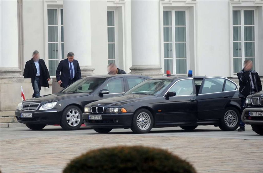 Turbo-Komorowski. Żeby wyskoczyć z ubrania potrzebuje...