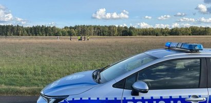 Tragedia na lotnisku w Pile. Skoczkowi nie otworzył się spadochron. Mężczyzna nie żyje