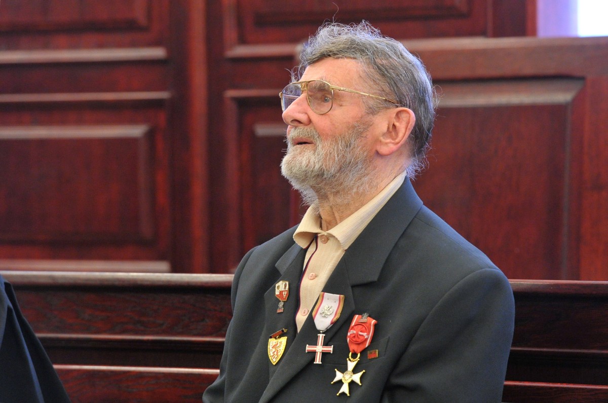 Były opozycjonista Stefan Niewiadomski w Sądzie Apelacyjnym w Szczecinie