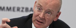 Szef Commerzbanku chce obniżyć płace bankowców. Sam zarabia „zaledwie” 500 tys. euro rocznie