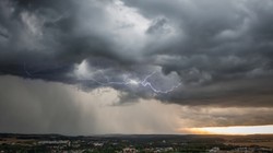 Dynamiczna aura w kraju. Radary ostrzegają przed nagłym zjawiskiem. Gdzie?