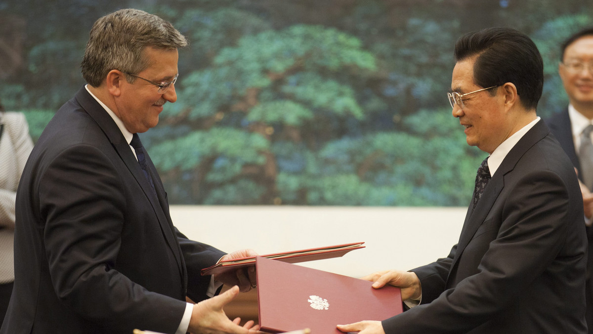 Prezydent Bronisław Komorowski rozmawiał z najwyższymi władzami chińskimi na temat postępu w zakresie demokratyzacji życia w Chinach. Między innymi tę kwestię poruszył dzisiaj podczas spotkania z przewodniczącym chińskiego parlamentu Wu Bangguo.