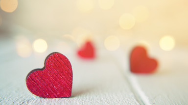 Chcesz wyznać miłość bliskiej osobie w Walentynki? Zobacz najlepsze życzenia i wierszyki