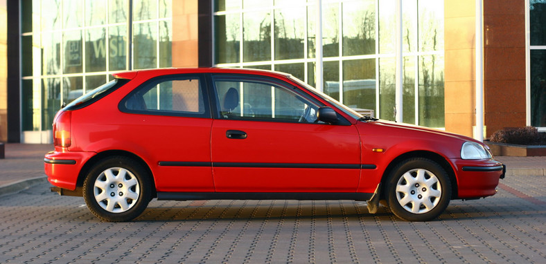 5. Honda Civic VI (1995-2001) - od 2300 zł 